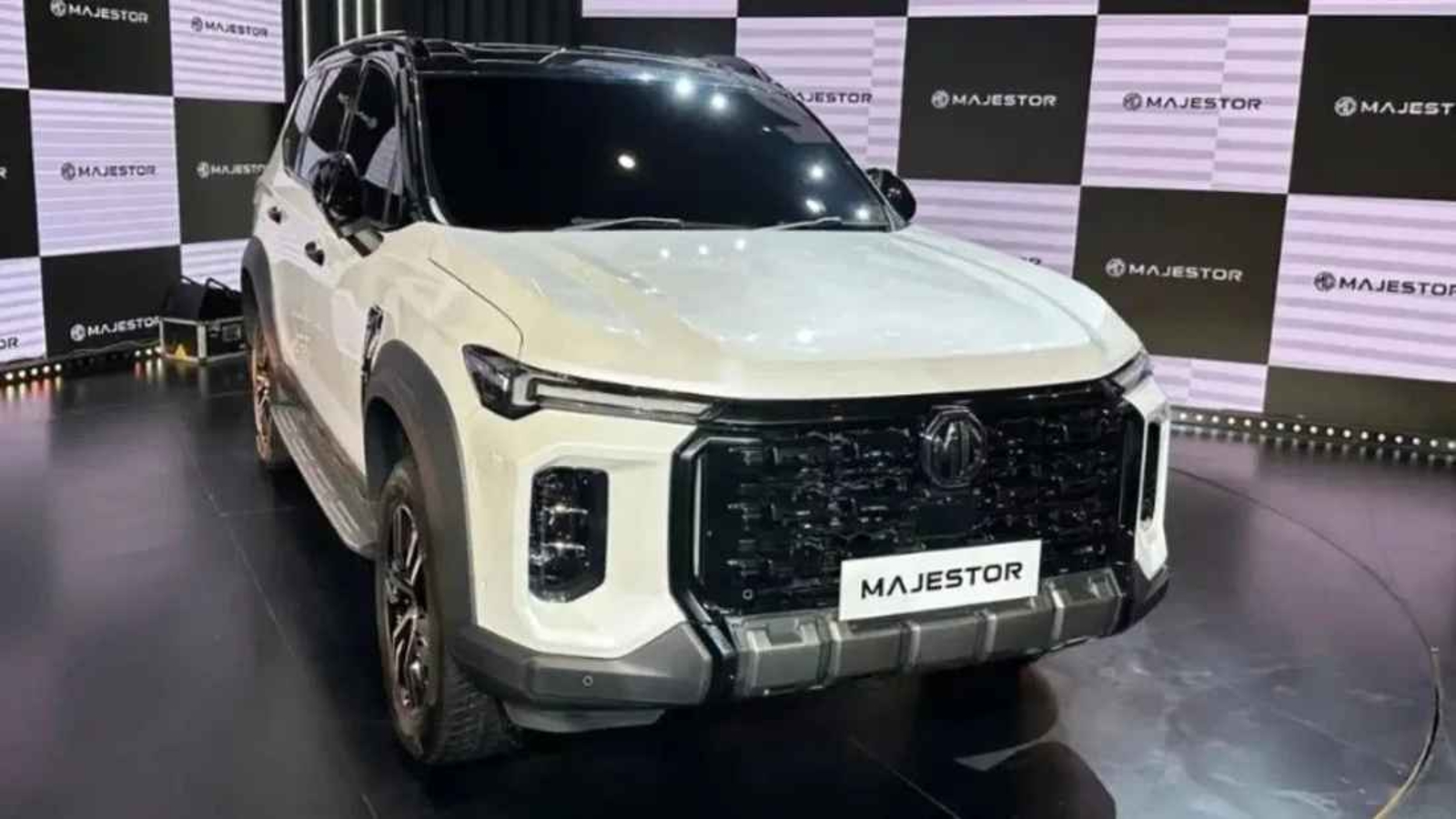 MG Majestor Expected Price (40 Lakhs), Launch Date, Booking Details