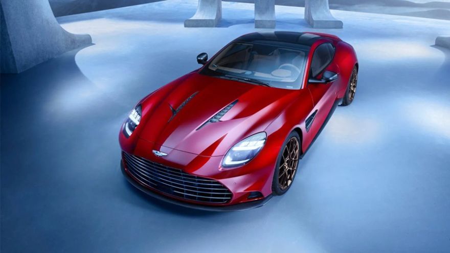 Aston Martin Vanquish Front Left Side