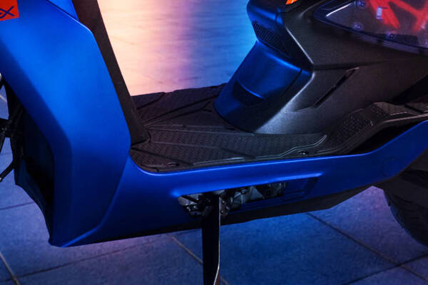 Ather Energy 450 Apex Foot Space View
