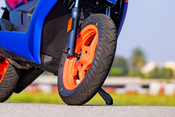 Ather Energy 450 Apex Front Tyre View