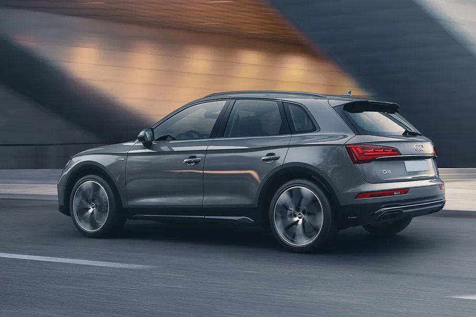 Audi Q5 Rear Left View