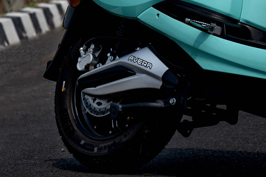 Avera Retrosa Rear Suspension And Tyre View