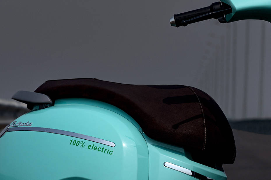 Avera Retrosa Seat View