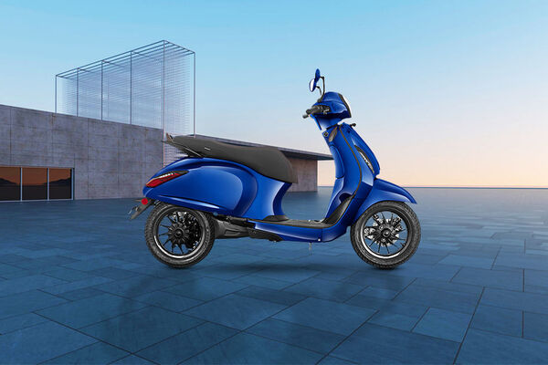 Bajaj Chetak [2020-2024] Right View