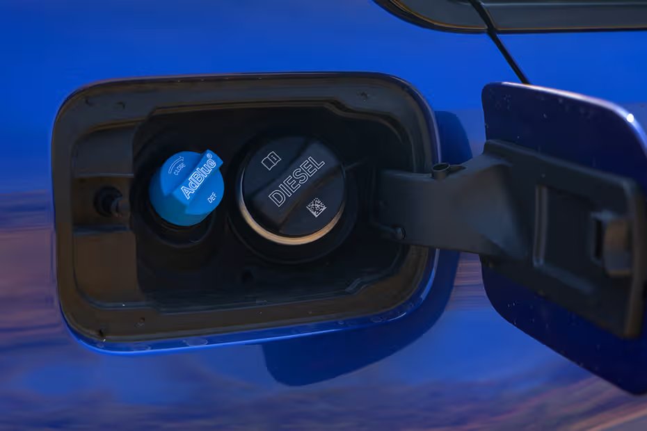 BMW 3 Series [2019-2022] Gas Cap Open
