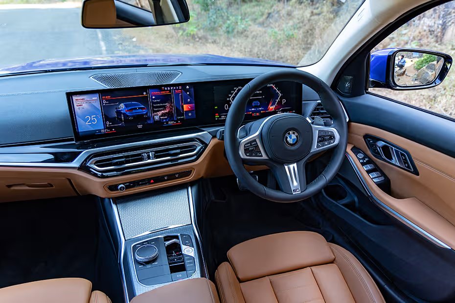 BMW 3 Series [2019-2022] Right Corner Front View