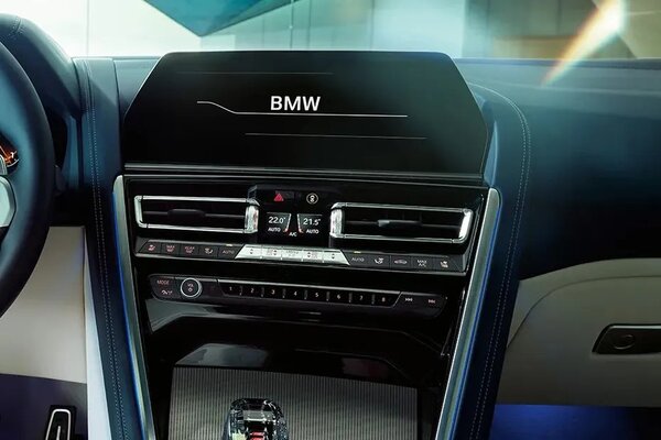 BMW 8 Series Infotainment Stytem
