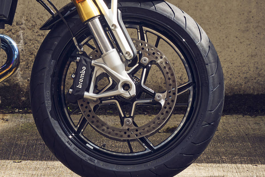 BMW R 12 nine T Front Break View