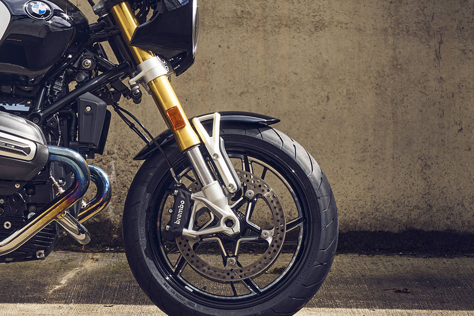 BMW R 12 nine T Mudguard And Suspension View