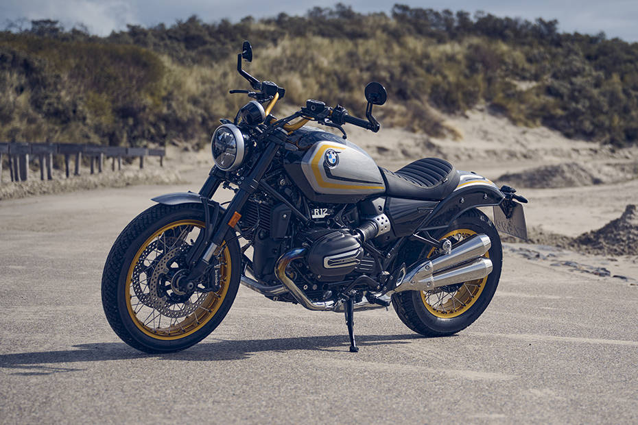 BMW R 12 Left View