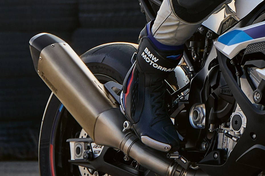 BMW S 1000 RR Exhaust View