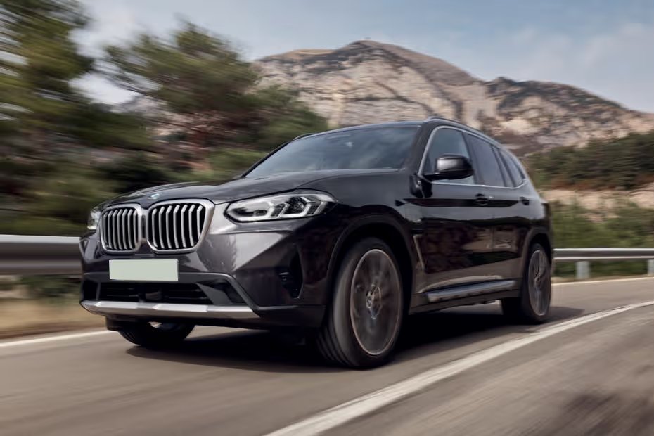 BMW X3 [2022-2025] Front Right Side