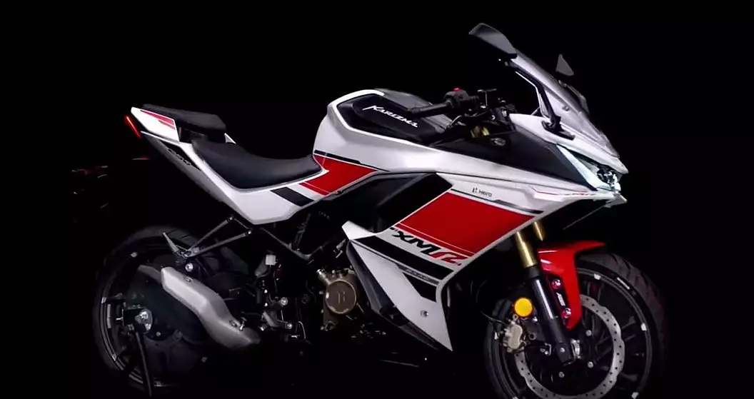 Hero Karizma XMR 250 Right View