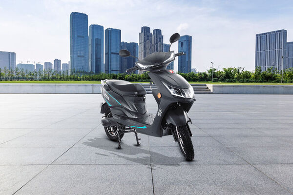 Hero Electric Atria Front Right Side View