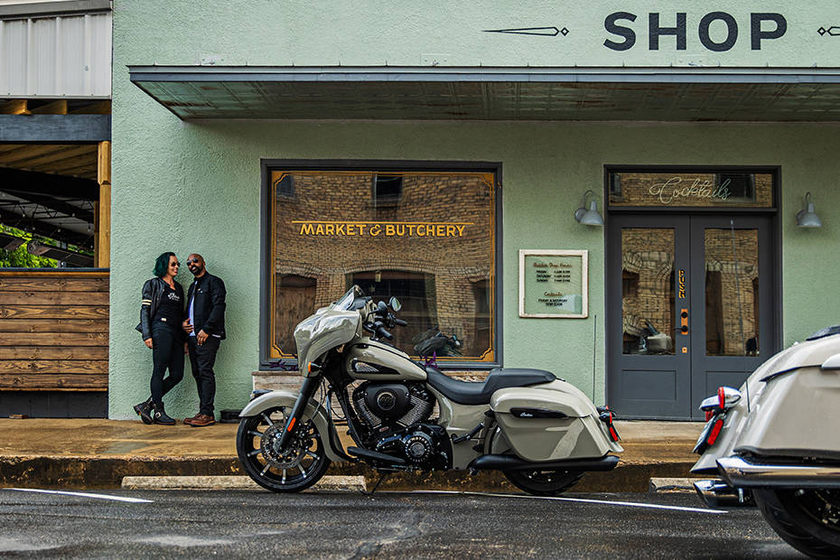 Indian Chieftain Dark Horse Left View