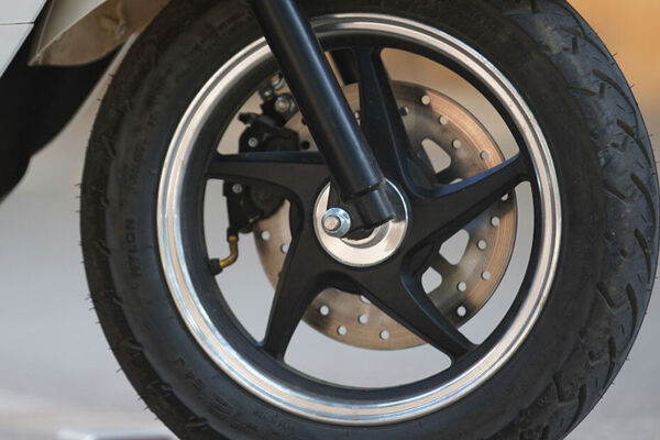 iVOOMi Energy Jeet X Front Tyre View