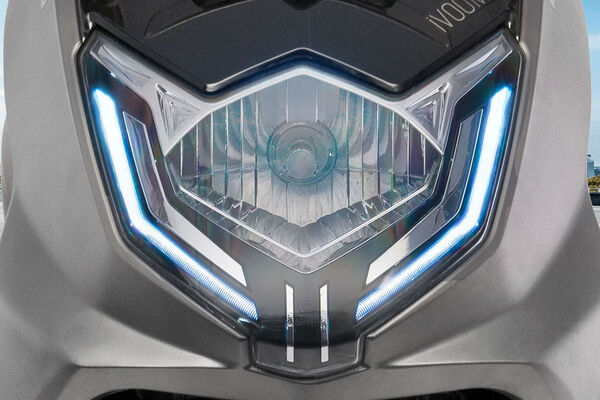 iVOOMi Energy S1 Headlight View