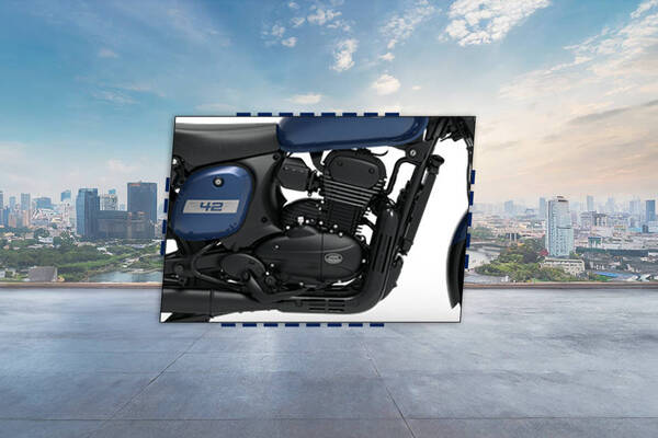 Jawa 42 Engine View