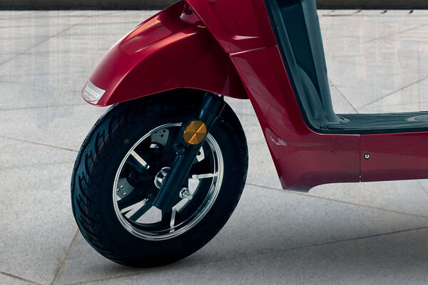 Jitendra JMT 1000HS Front Wheel View