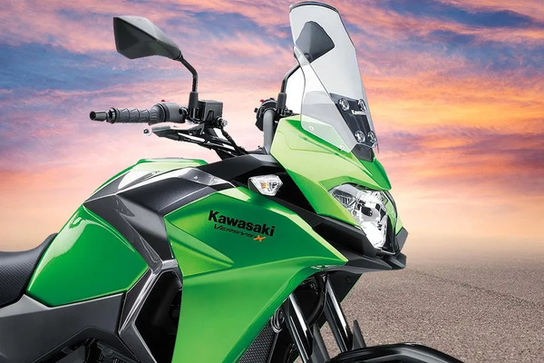 Kawasaki Versys X 300 Headlight View