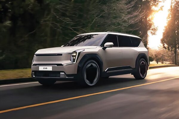 Kia EV9 Front Left Side