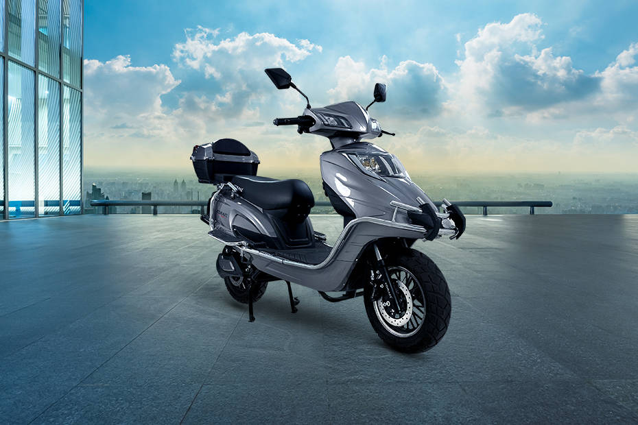 Komaki TN-95 Front Right View