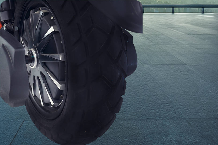 Komaki TN-95 Rear Tyre View