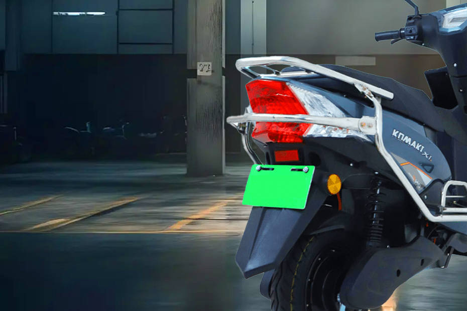 Komaki Xone Taillight View