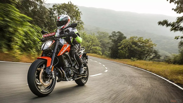 KTM 650 Duke Front View