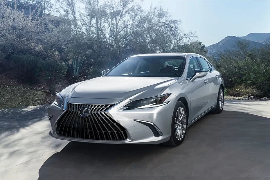 Lexus ES Front Left Side