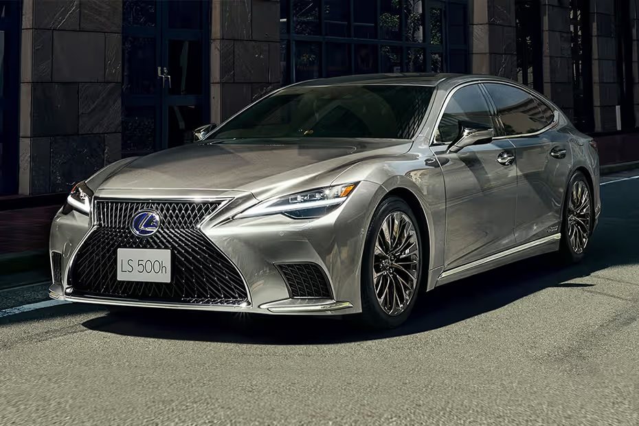 Lexus LS Front Left Side