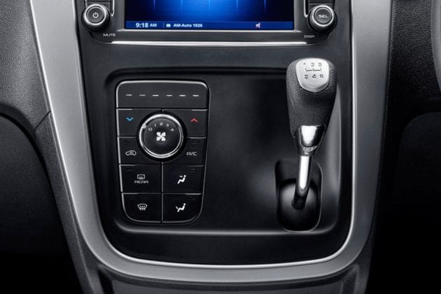 Mahindra KUV100 NXT Gear Shifter