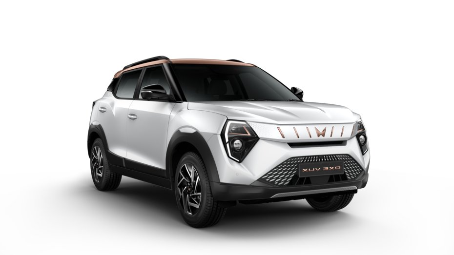 Mahindra 3XO EV Everest White