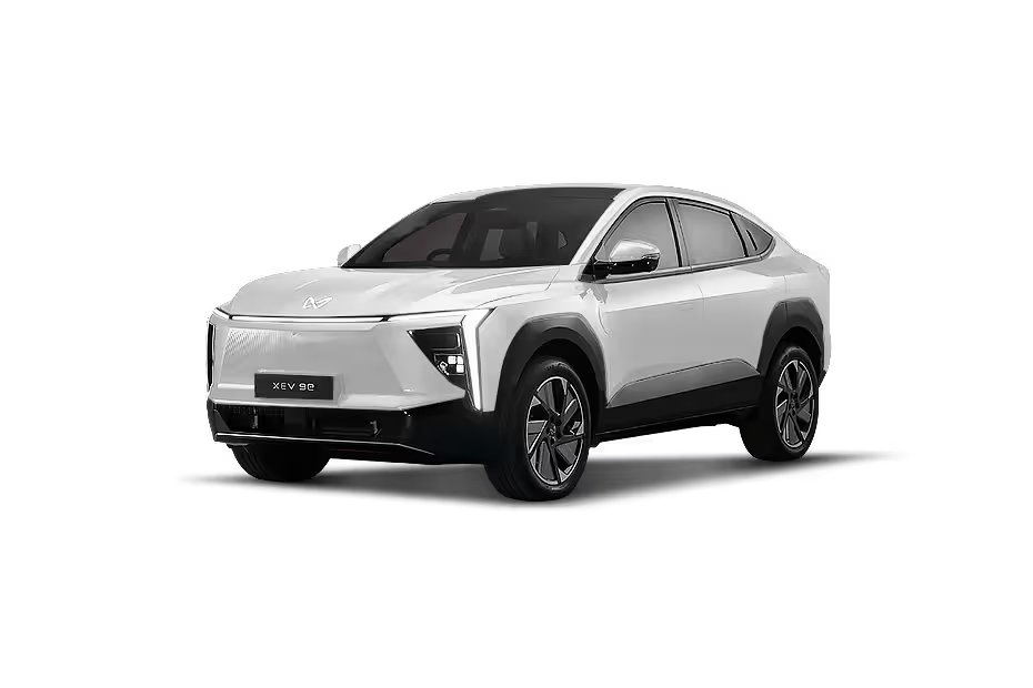 Mahindra XEV 9e Everest White