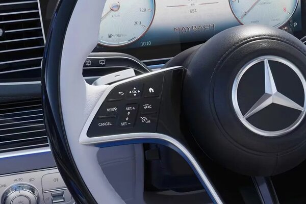 Mercedes-Benz Maybach GLS Steering Controls