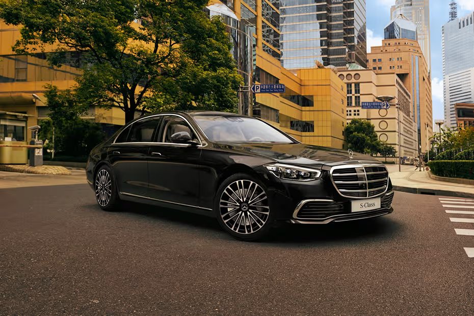 Mercedes-Benz S-Class Front Right Side