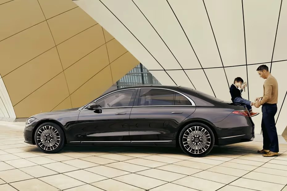 Mercedes-Benz S-Class Left Side View