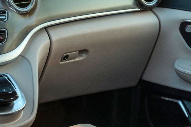 Mercedes-Benz V-Class Interior Image 12