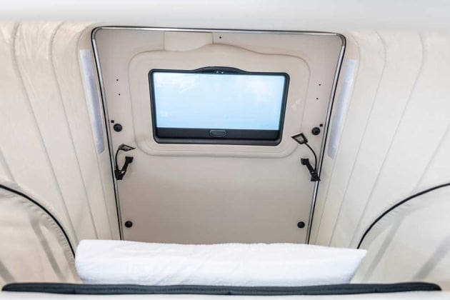 Mercedes-Benz V-Class Interior Image 14