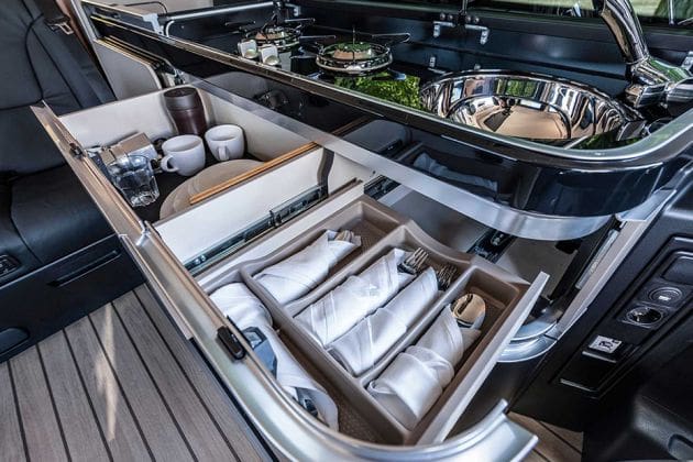 Mercedes-Benz V-Class Interior Image 15