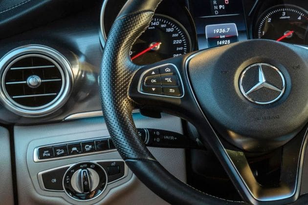 Mercedes-Benz V-Class Interior Image 1