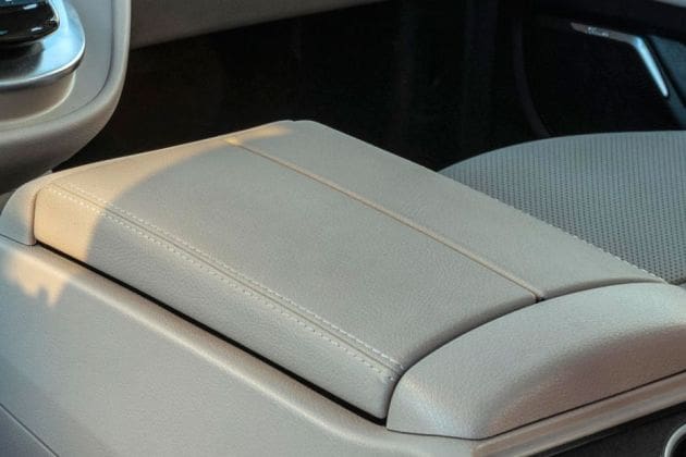 Mercedes-Benz V-Class Interior Image 5