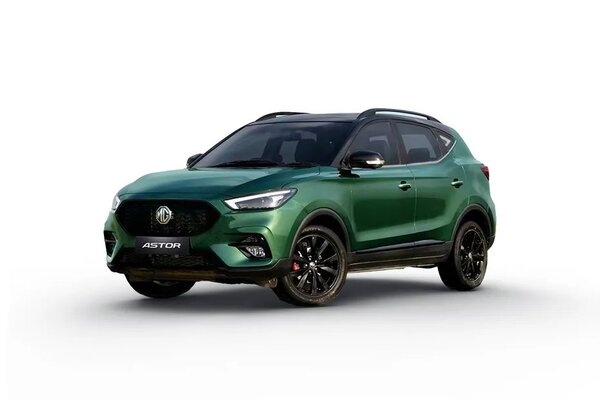 MG Astor Green With Black Roof