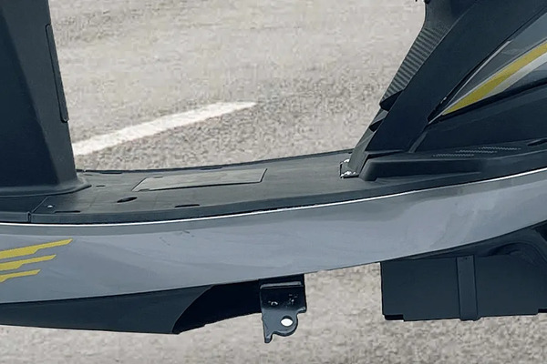 NIJ Automotive Accelero R14 Footspace View