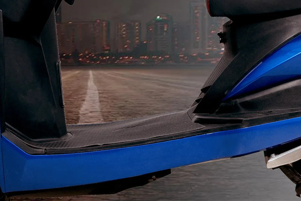 NIJ Automotive Accelero X-Pro Footspace View
