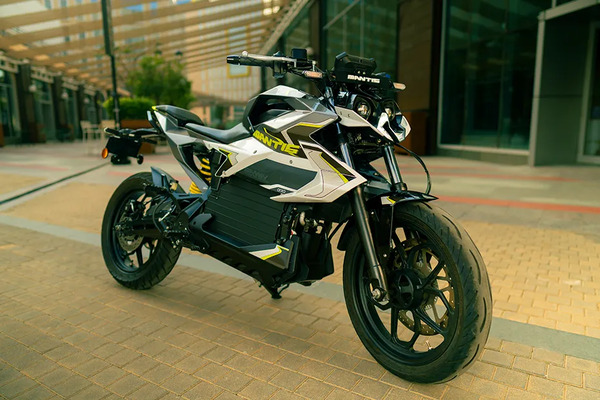 Orxa Energies Mantis Front Right View
