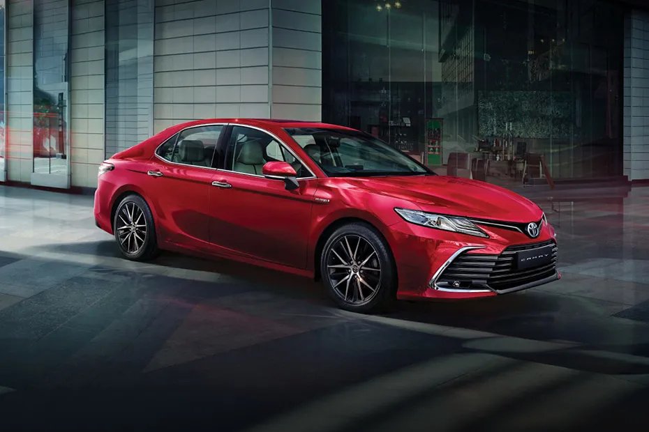 Toyota Camry [2022-2024] Front Right Side
