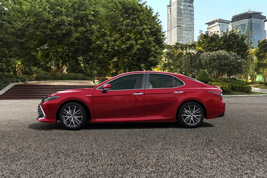 Toyota Camry [2022-2024] Left Side View