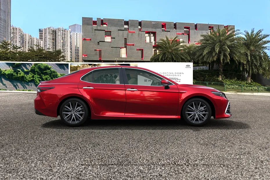 Toyota Camry [2022-2024] Right Side View