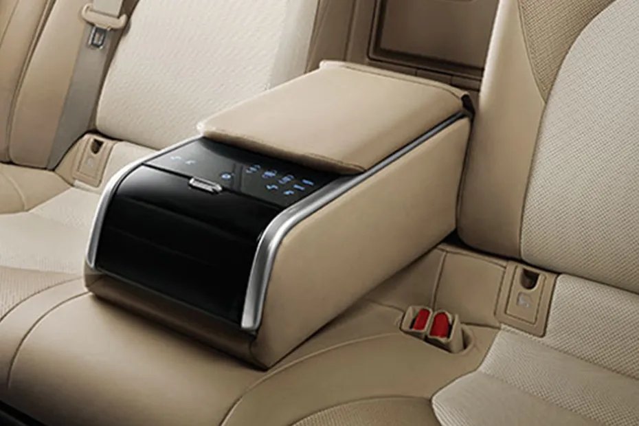 Toyota Camry [2022-2024] Interior Image